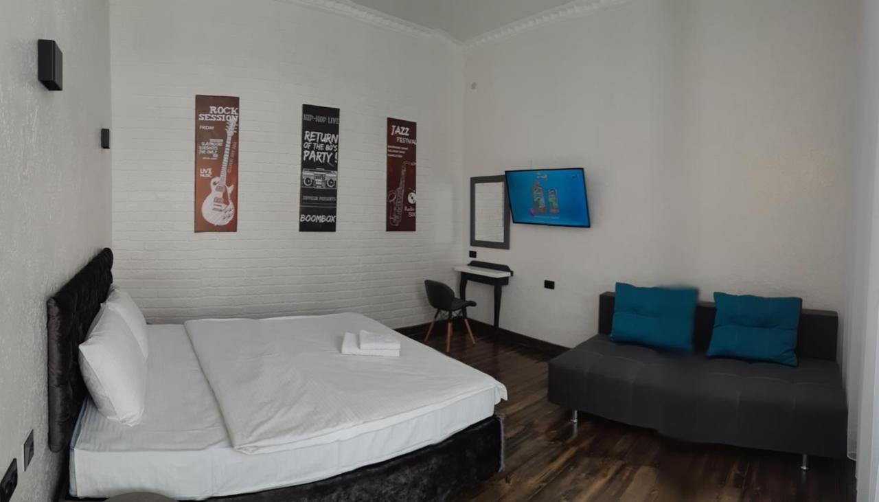 Lux Apartments Vinnytsia Bagian luar foto