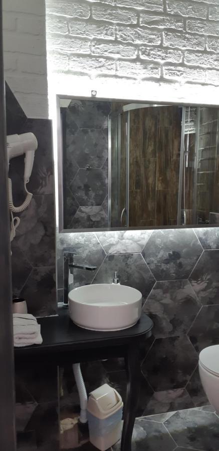 Lux Apartments Vinnytsia Bagian luar foto