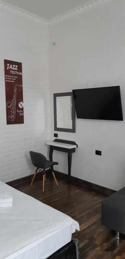 Lux Apartments Vinnytsia Bagian luar foto